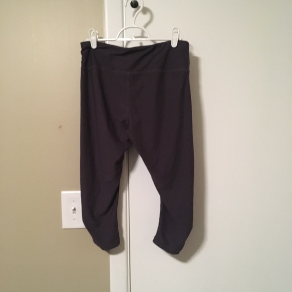 Work Out Capris - Picture 3 of 3